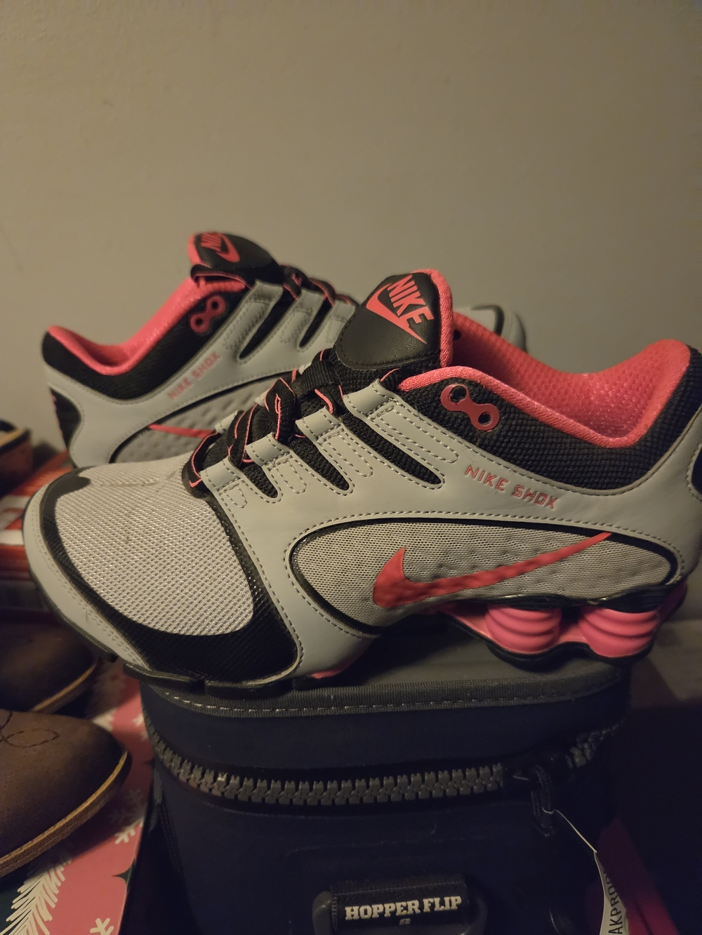 Nike Shox Vaeda Wolf Grey Hyper Pink 678632-006 Women's Size 6